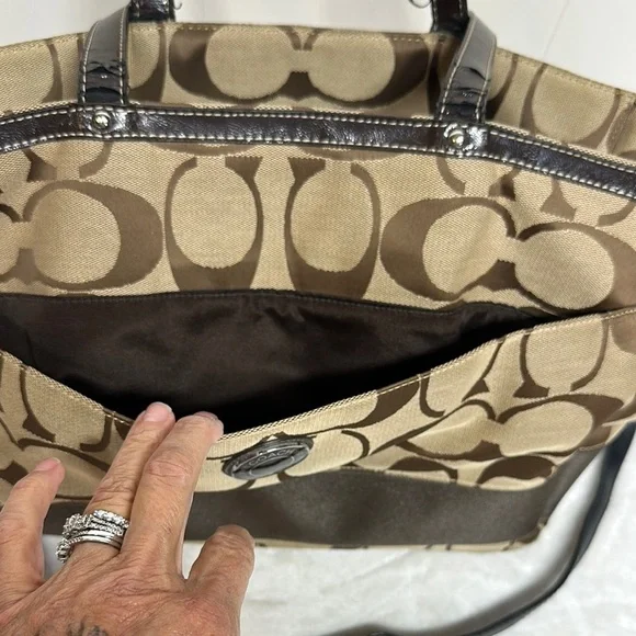 Coach Brown Tote Bag with Signature Design - Picture 3 of 16